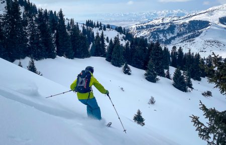 Glade skiing in Jyrgalan